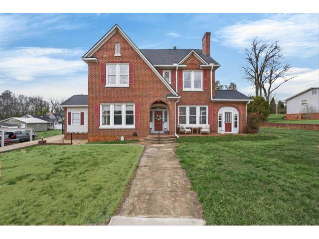 Photo of 906 College Drive