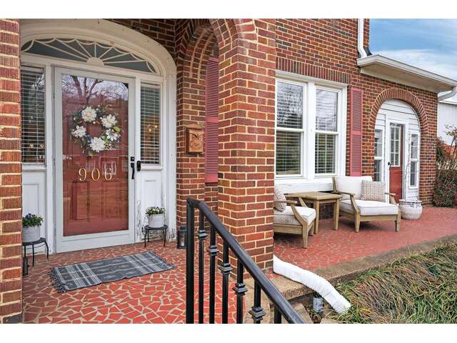 Photo of 906 College Drive