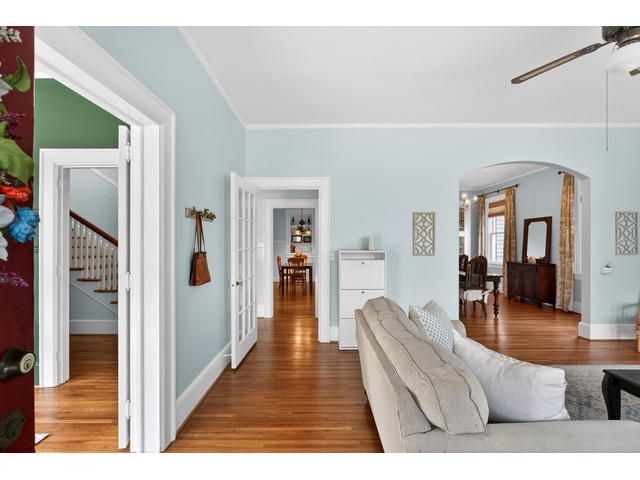 Photo of 906 College Drive