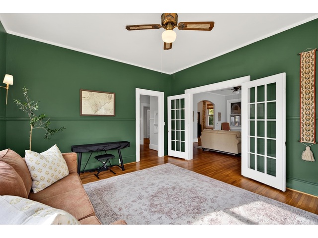 Photo of 906 College Drive