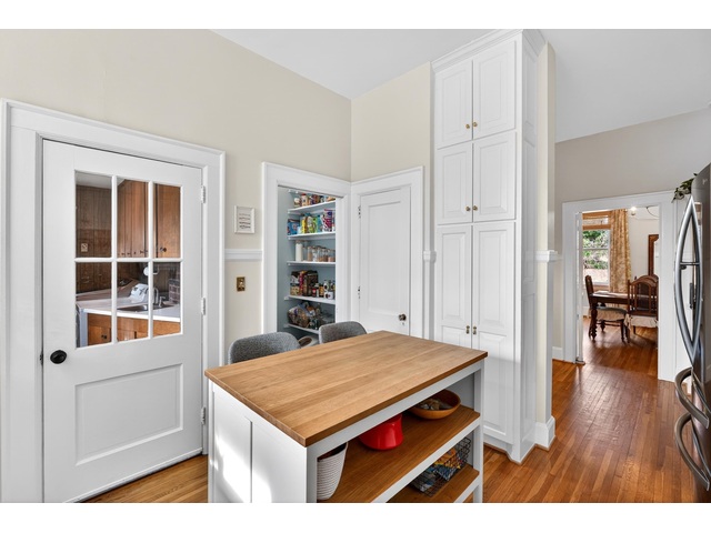 Photo of 906 College Drive