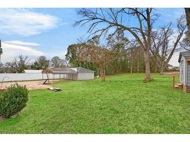 Photo of 906 College Drive