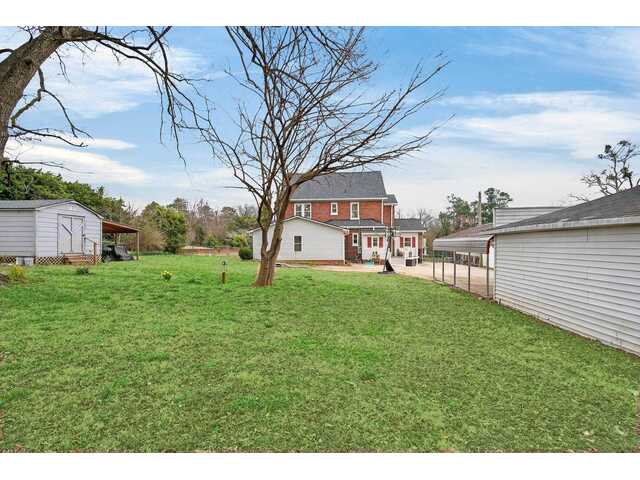 Photo of 906 College Drive