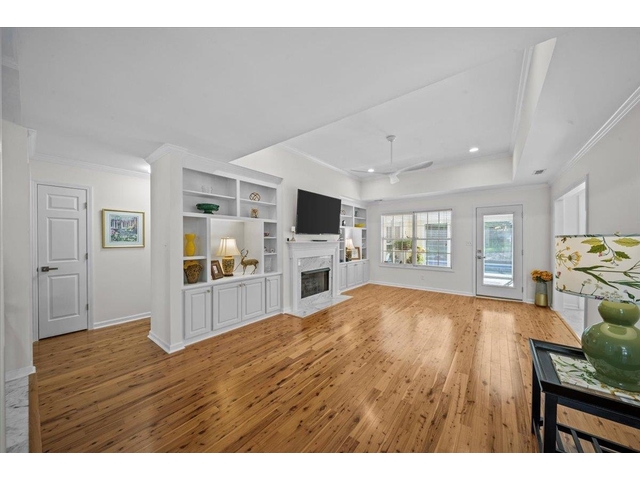 Photo of 417 Gramercy Boulevard Photo of 417 Gramercy Boulevard