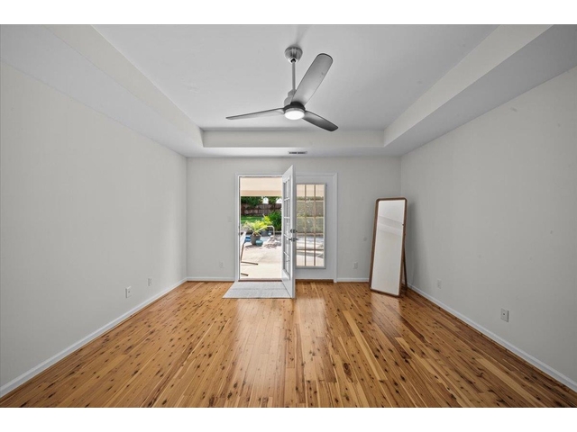 Photo of 417 Gramercy Boulevard Photo of 417 Gramercy Boulevard