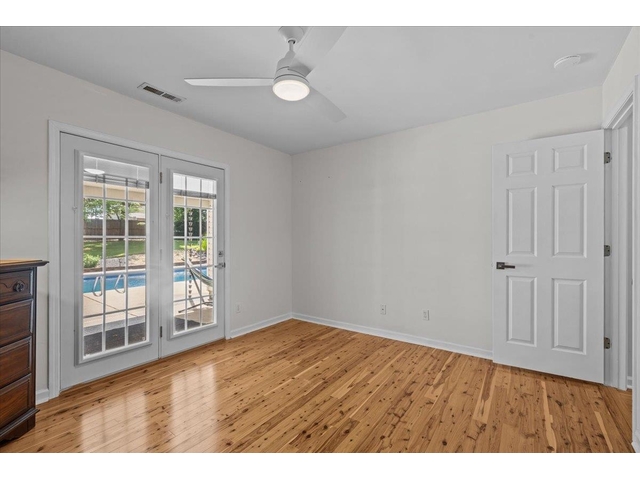 Photo of 417 Gramercy Boulevard Photo of 417 Gramercy Boulevard