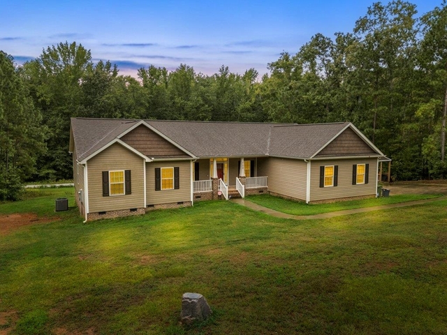 Photo of 708 Carolyn Drive Photo of 708 Carolyn Drive