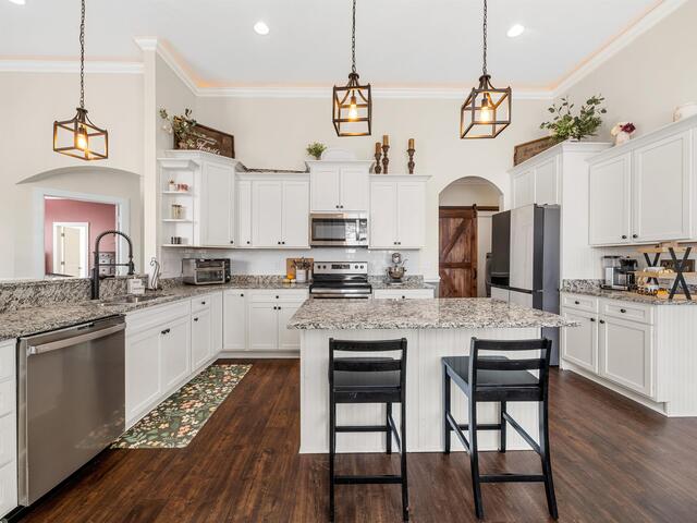 Photo of 580 Canewood Lane