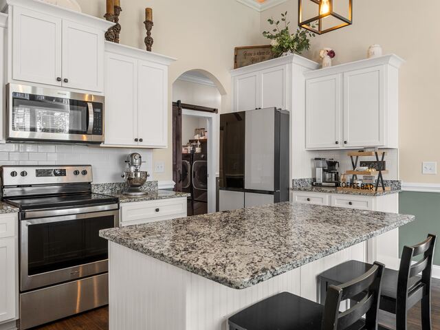 Photo of 580 Canewood Lane