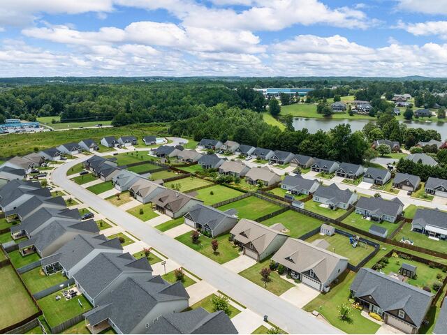 Photo of 253 Highland Springs Loop Photo of 253 Highland Springs Loop