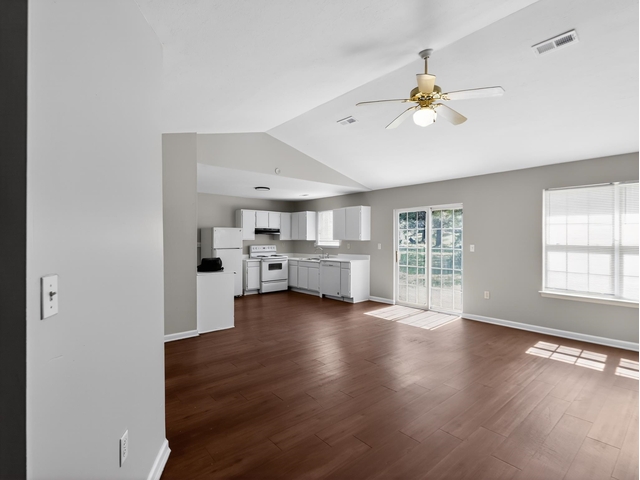 Photo of 1875 Tamara Way