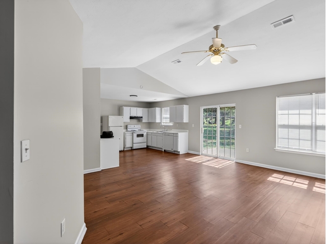 Photo of 1875 Tamara Way