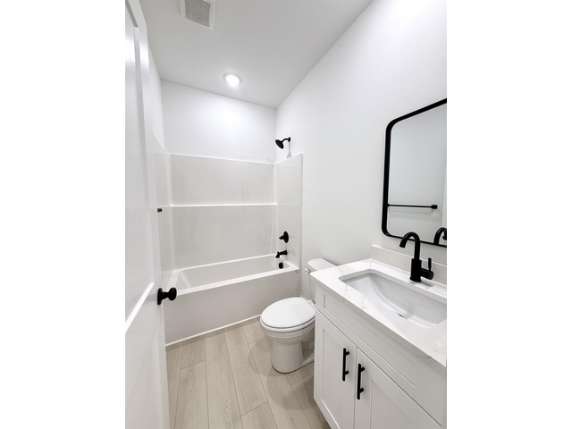 Photo of 210 Foxfire Road