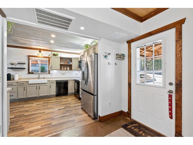 Photo of 390 Sherrill Drive