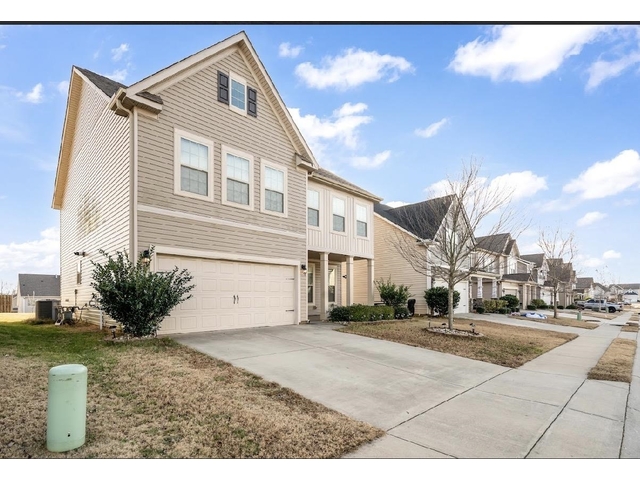 Photo of 653 Highgarden Lane