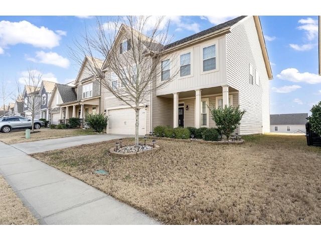 Photo of 653 Highgarden Lane