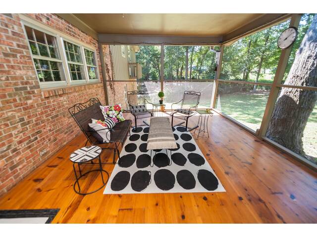 Photo of 246 Heathwood Drive Photo of 246 Heathwood Drive