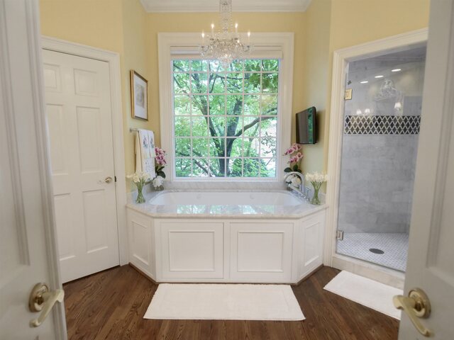Photo of 6 Twin Oaks Court