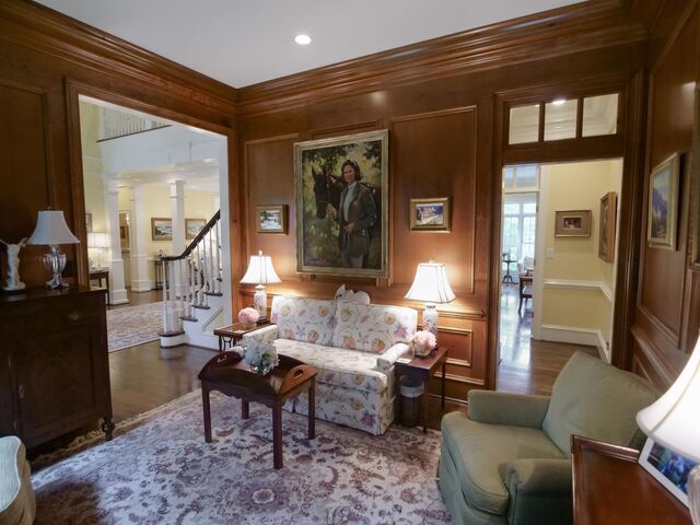 Photo of 6 Twin Oaks Court