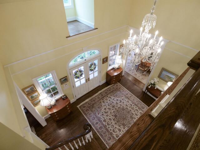 Photo of 6 Twin Oaks Court