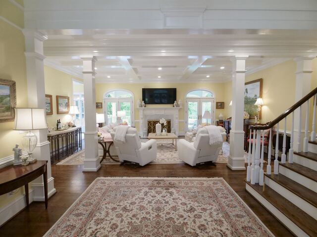 Photo of 6 Twin Oaks Court