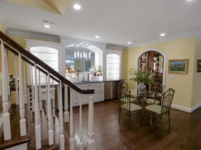 Photo of 6 Twin Oaks Court