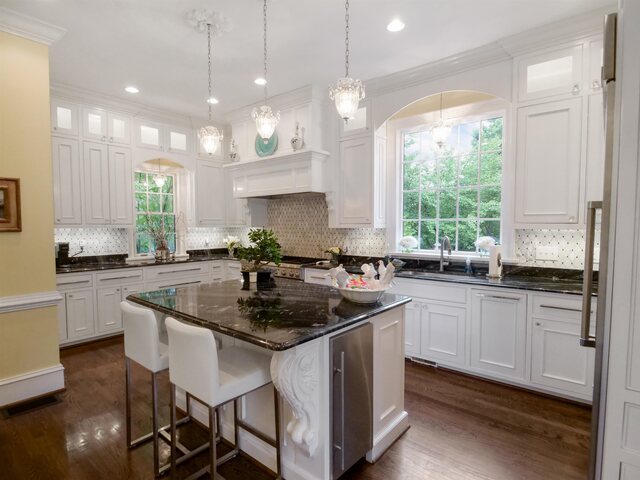 Photo of 6 Twin Oaks Court