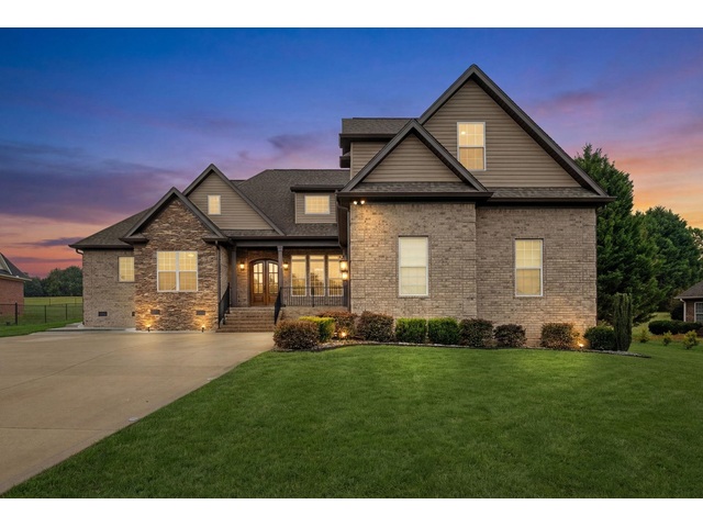 Photo of 815 Shadow Creek Drive