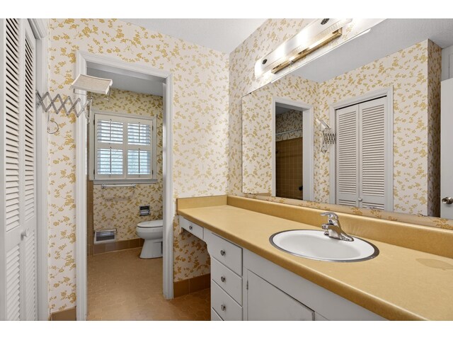 Photo of 1010 Highway 14 W Highway