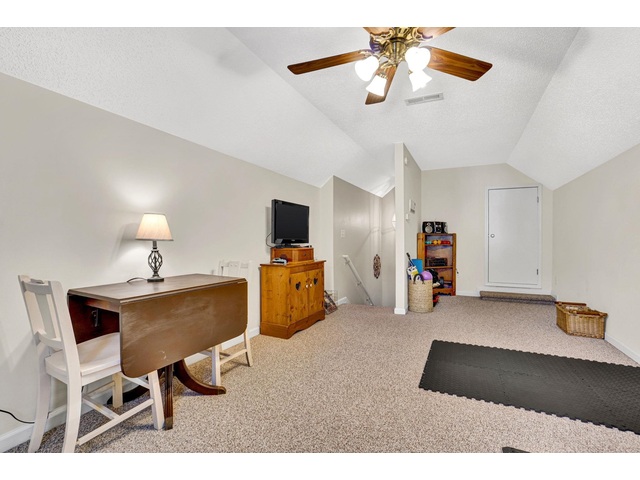 Photo of 5 Laurelcrest Lane Photo of 5 Laurelcrest Lane