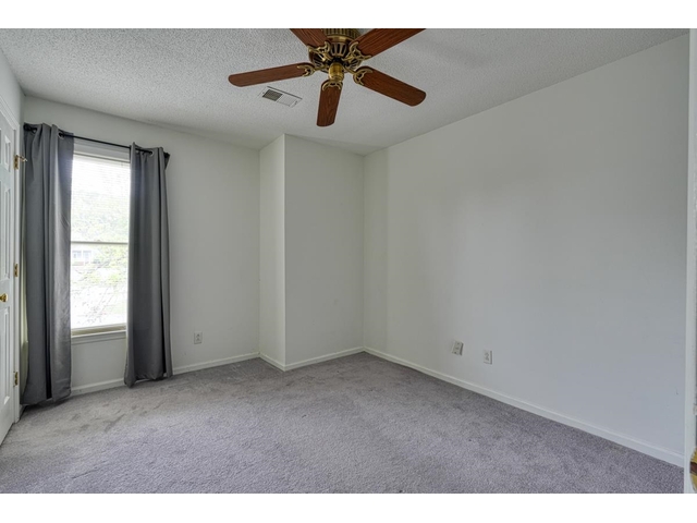 Photo of 1105 Webber Way