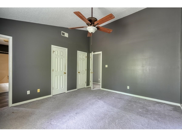 Photo of 1105 Webber Way