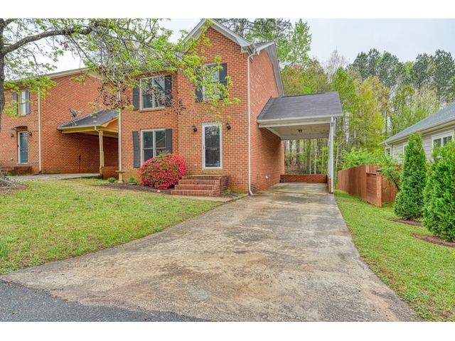 Photo of 1105 Webber Way