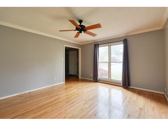 Photo of 1105 Webber Way