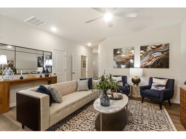 Photo of 2033 Hillman Way