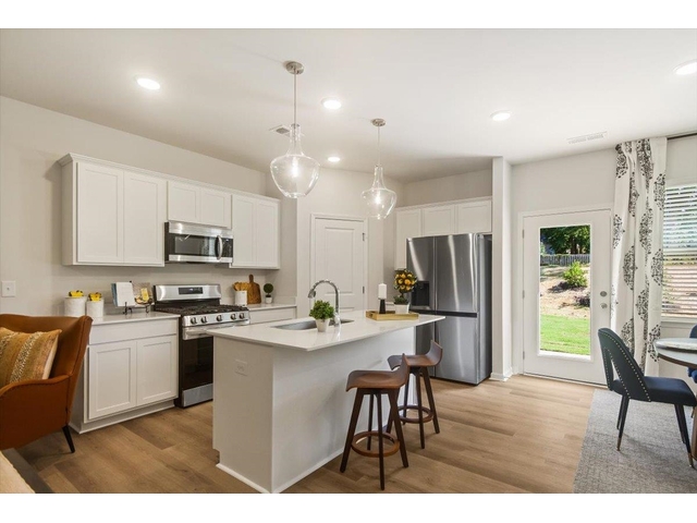 Photo of 2033 Hillman Way