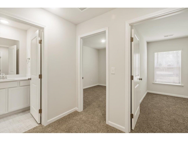 Photo of 2033 Hillman Way