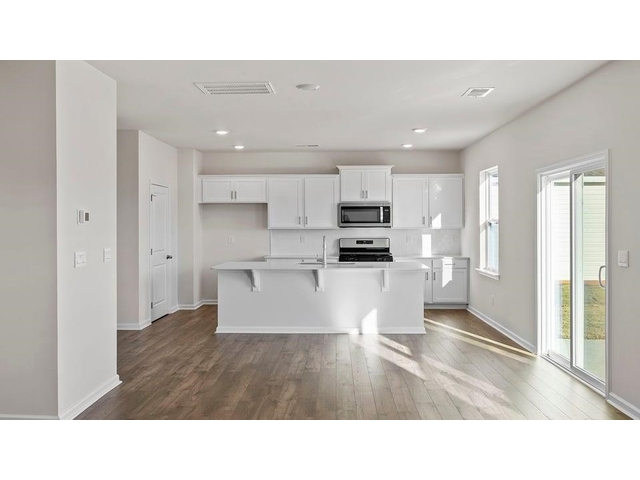 Photo of 1621 Yarrow Lane