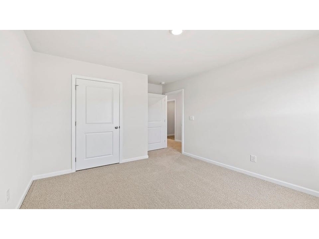 Photo of 1621 Yarrow Lane