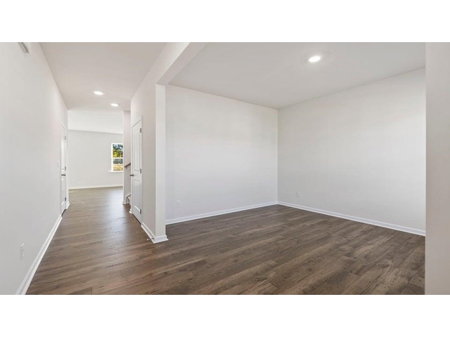 Photo of 1621 Yarrow Lane