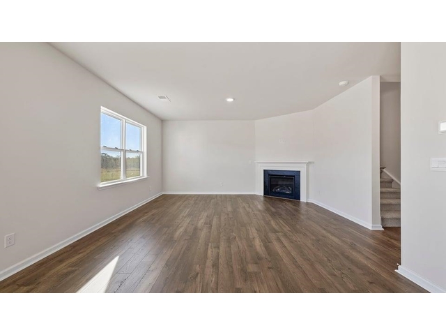 Photo of 1621 Yarrow Lane