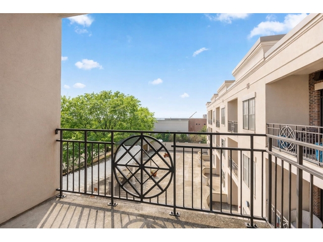 Photo of 155 E Broad #412 Street