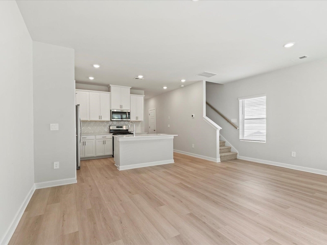 Photo of 827 Ernest Lane