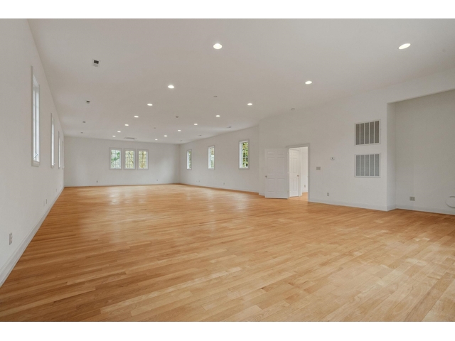 Photo of 1035 Willis Road