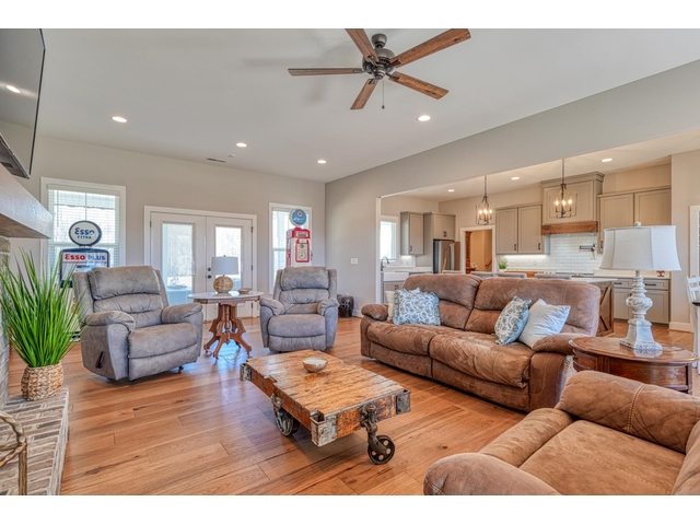 Photo of 899 Hampton Road