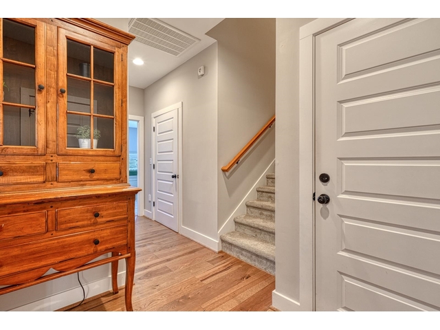 Photo of 899 Hampton Road