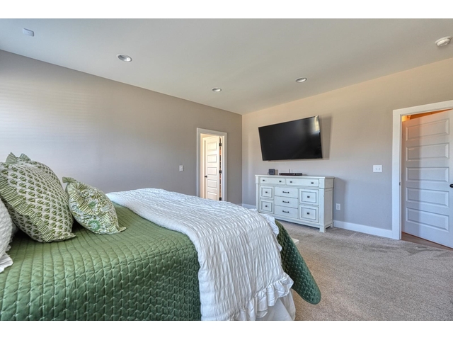 Photo of 899 Hampton Road