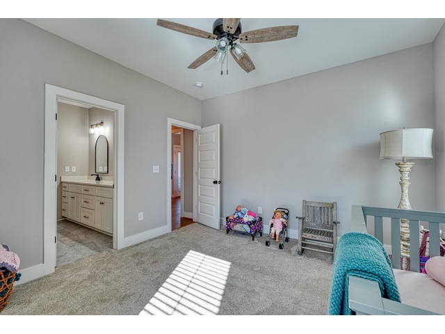 Photo of 899 Hampton Road