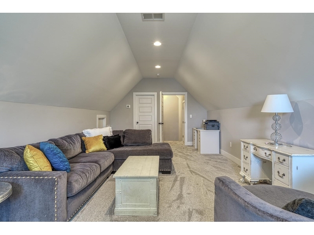 Photo of 899 Hampton Road