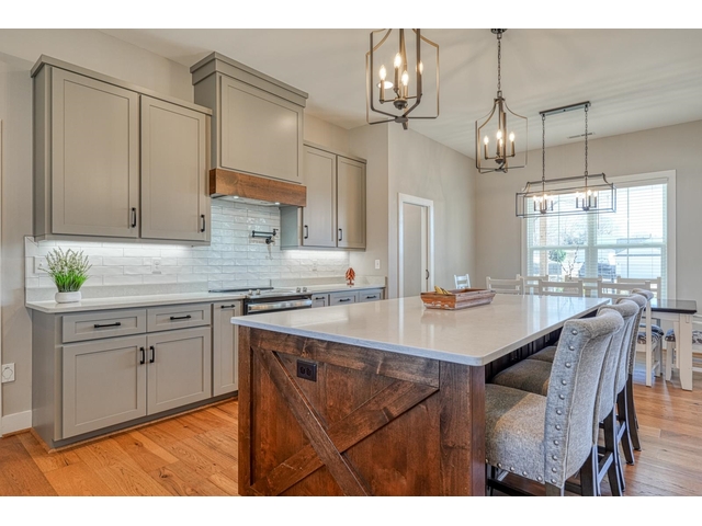 Photo of 899 Hampton Road